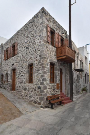 Patriko Nisyrian Guesthouse - Dodekanes Mandrákion
